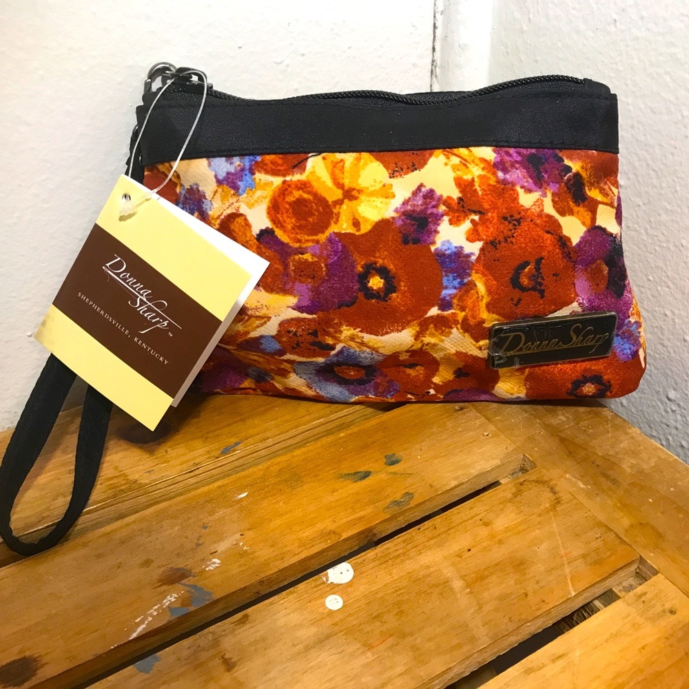 Donna Sharp Poppy Field Wristlet NWT